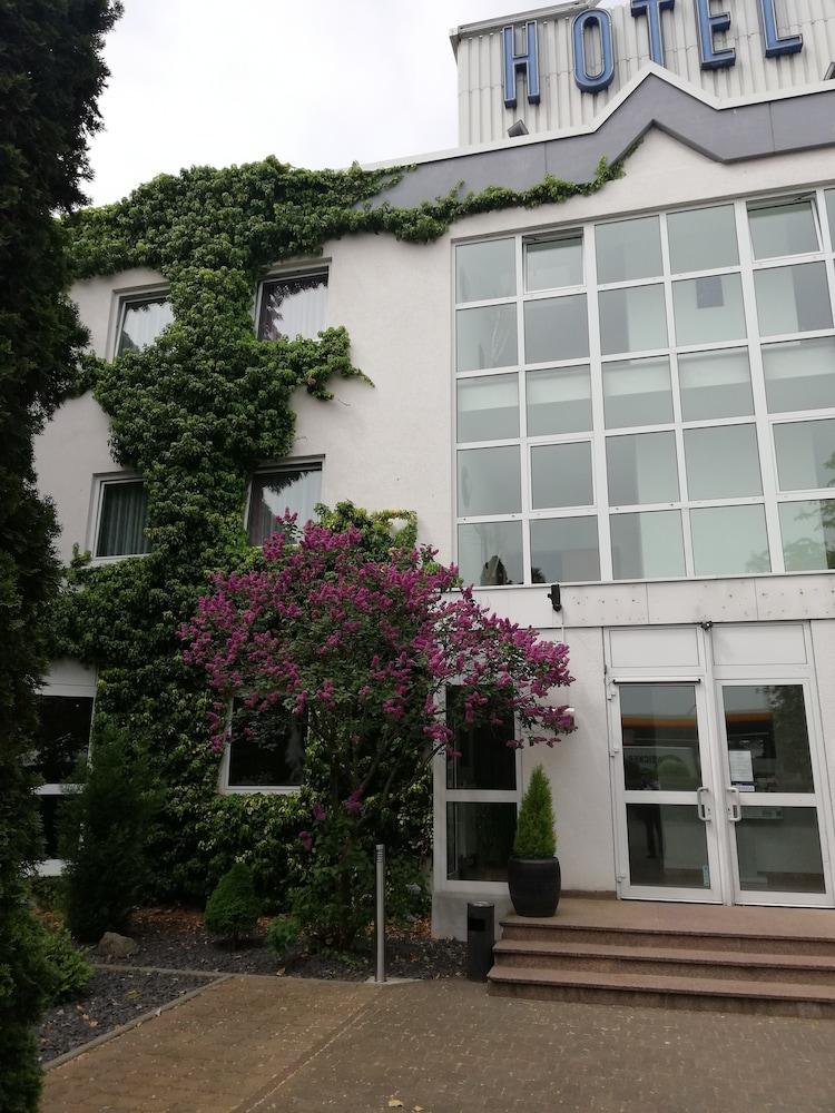 Arthotel Ambassador Wiesbaden - Free Parking Ngoại thất bức ảnh
