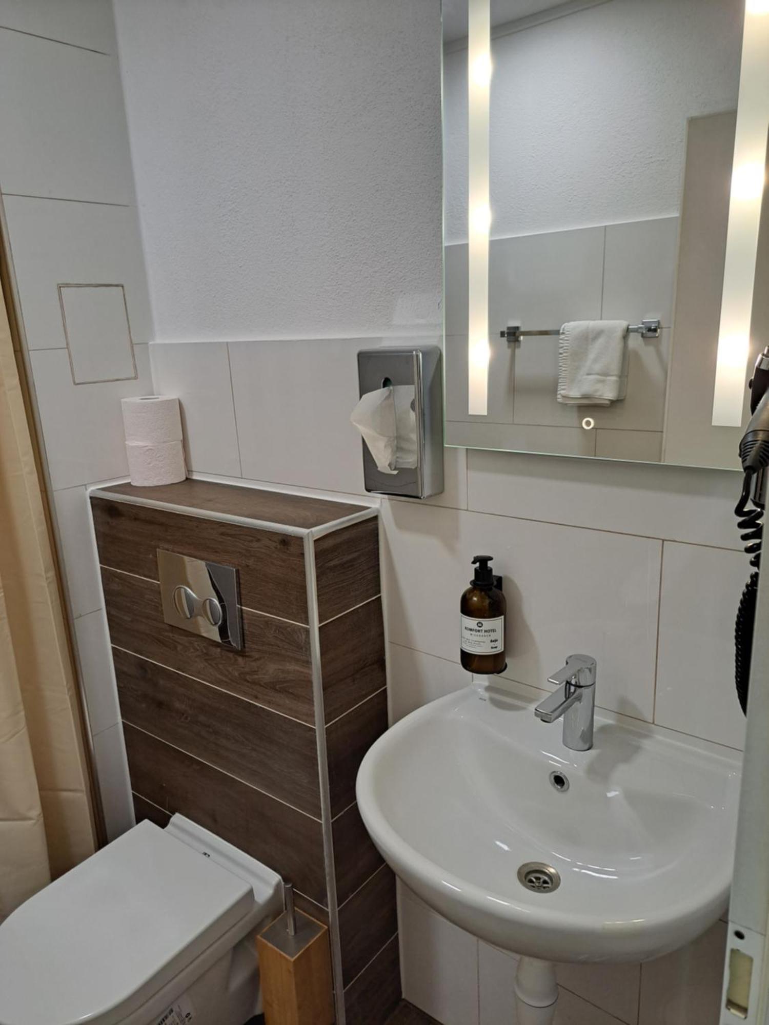 Arthotel Ambassador Wiesbaden - Free Parking Ngoại thất bức ảnh