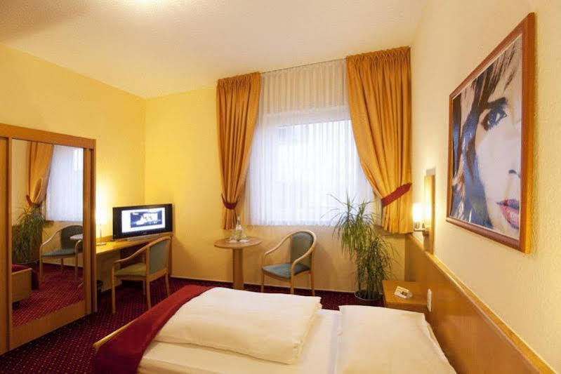 Arthotel Ambassador Wiesbaden - Free Parking Ngoại thất bức ảnh